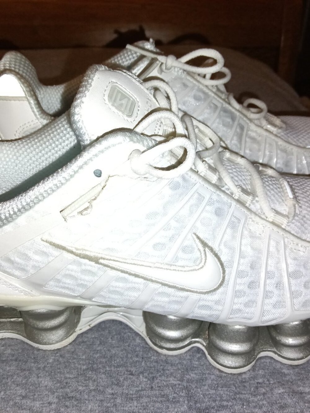 Women's Nike Shox AR3566-103